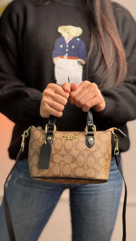 كاكي شعار مع اسود